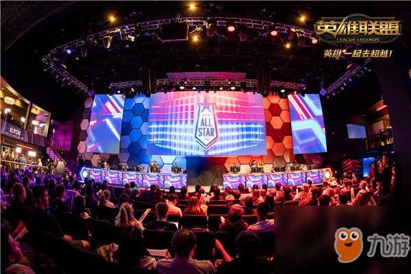 又是翻中翻！老FPX三C龙魂团强杀薇恩逆转 Doinb队击败Uzi队