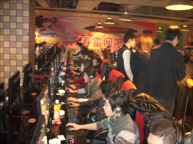 EPL S20 小组赛：险中求胜 FaZe 2-0击败FlyQuest